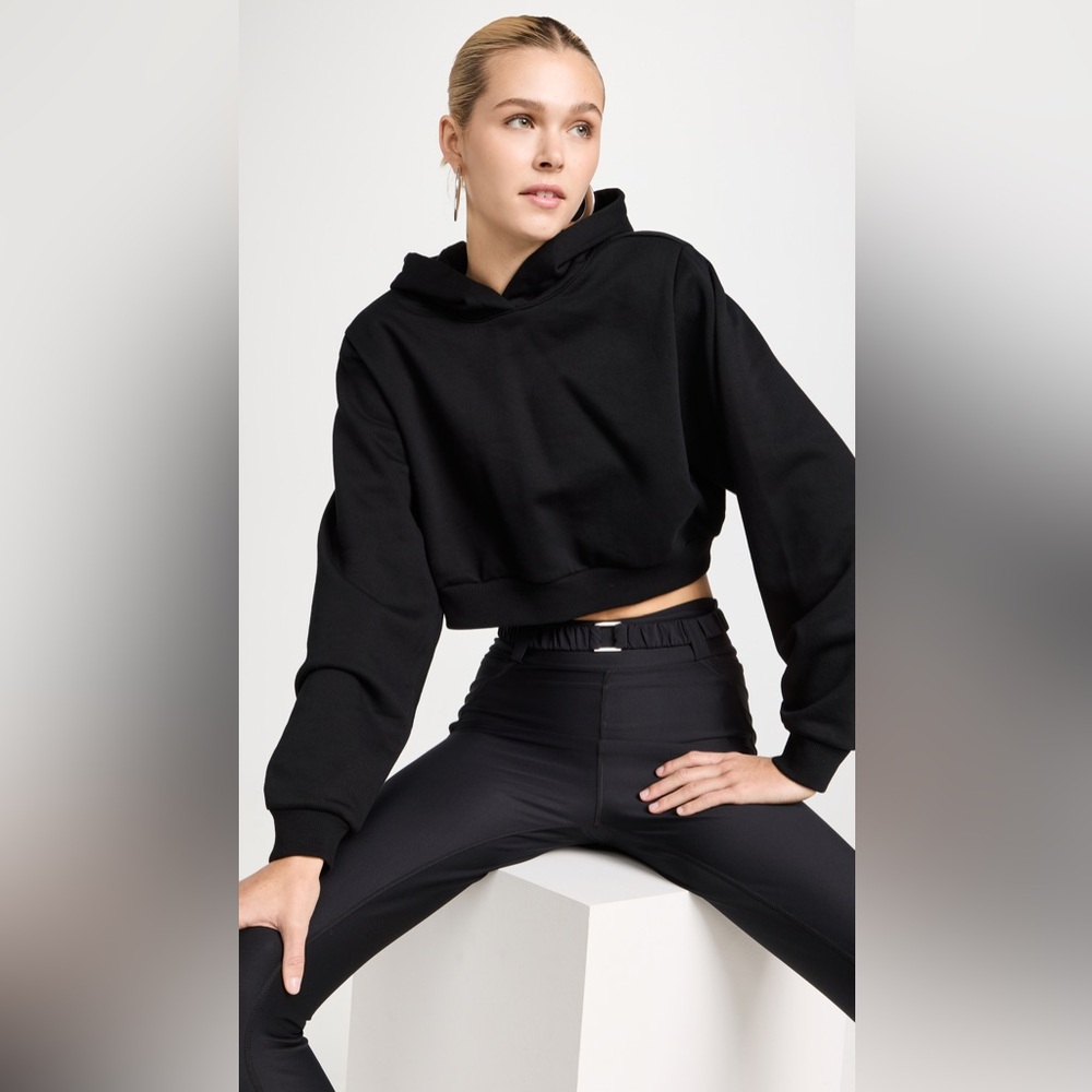 🍀 Removing 3/25! Alo Go Time Black Cropped Hoodie Sweater
